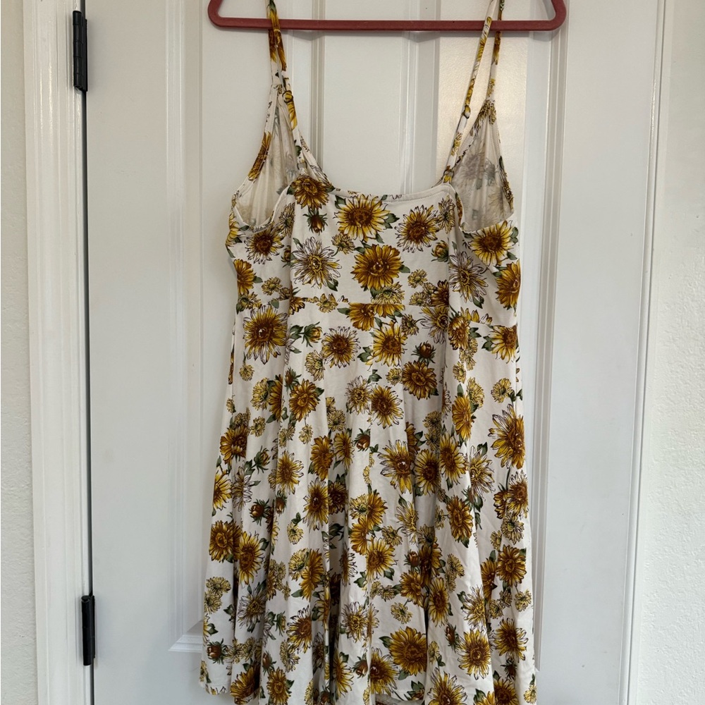 Forever 21 Yellow Floral plus size Dress - Picture 4 of 5